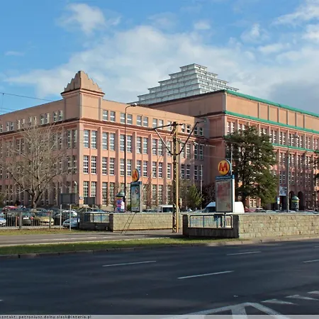 Falcon 6 Metro Sgh Apartment Warsaw