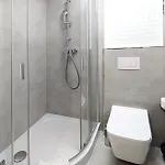 Appartement Falcon 6 Metro Sgh Varsovie