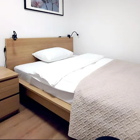 Apartamento Falcon 6 Metro Sgh Varsovia