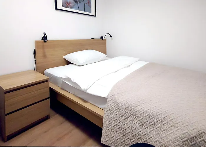 Appartement Falcon 6 Metro Sgh Warschau