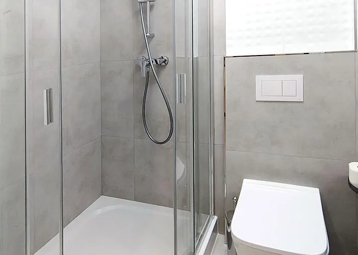 Appartement Falcon 6 Metro Sgh Warschau